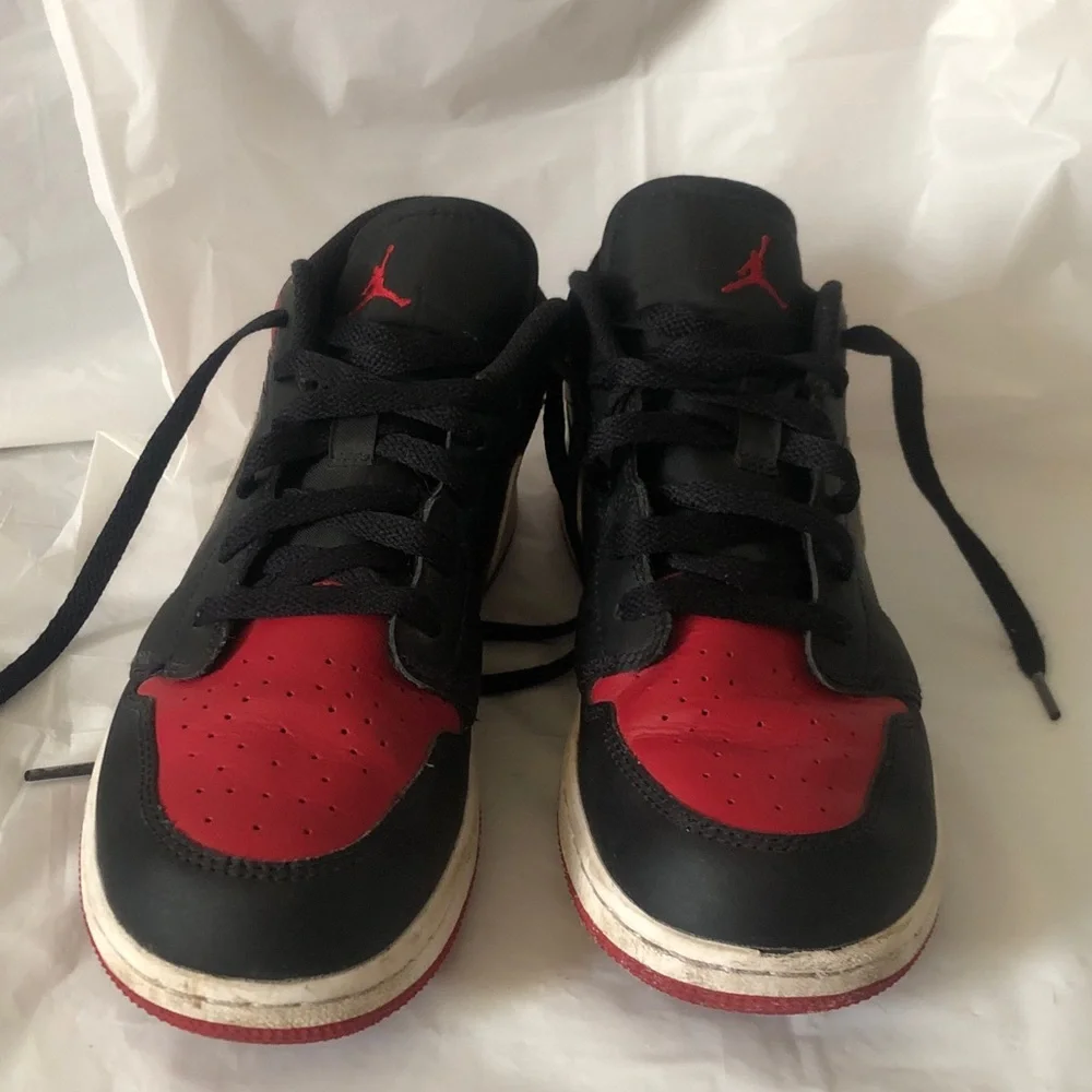 Air Jordan’s 2023 remake US size 7 youth EU 40 women’s 9 great condition